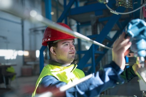 How to Introduce a Newborn Baby to a Protective German Shepherd?